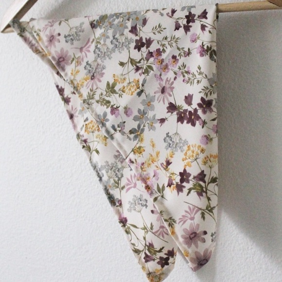 NWT Handmade Floral 18” x 18” Scarf L1042 - Picture 6 of 10